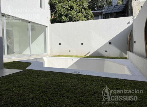 Casa En Venta - Acassuso - Av Libertador Hacia El Río