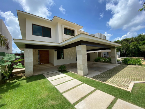 Imagen 2 de 30 de Casa En Venta En Cancun Lagos Del Sol , En El Lago
