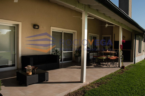 Imagen 5 de 15 de Excelente Casa En Venta En Barrio Santa Ana