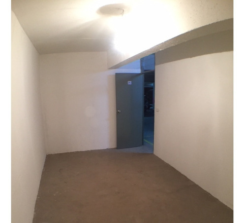 Imagen 5 de 9 de Arriendo Bodega De 14 Mtrs Cuadrados/ Mas Estacionamiento
