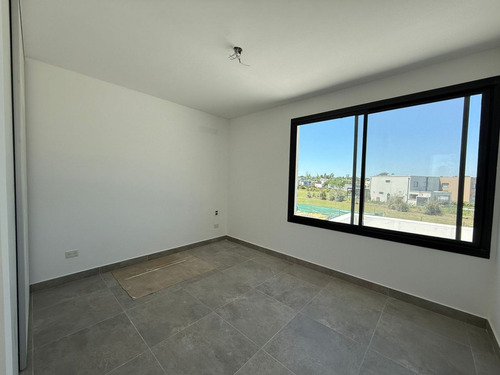 Casa En Venta En Santa Elena