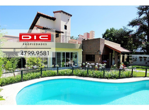 Imagen 1 de 30 de Chalet 7 Ambientes Venta Con Suite Jardin Terraza Piscina Quincho Y Cochera En Olivos
