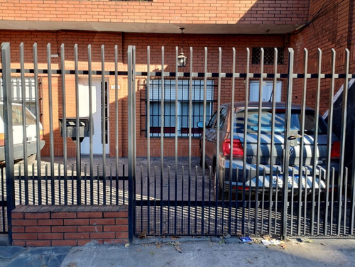 Venta 2 Propiedades, 3 Amb + 2 Amb + 2 Coch, Caseros. Ideal