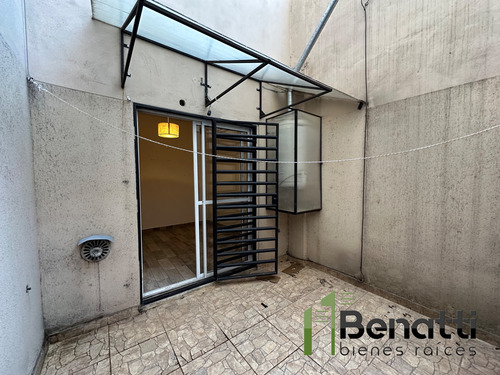 Dpto 2 Amb En Alquiler En Planta Baja Con 2 Patios.