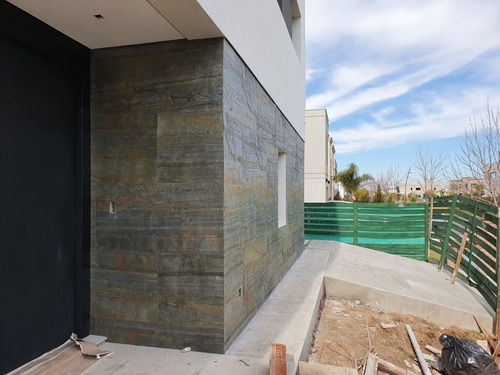 Revestimiento Piedra Flexible Oxid Vertical (laminas 122x61)