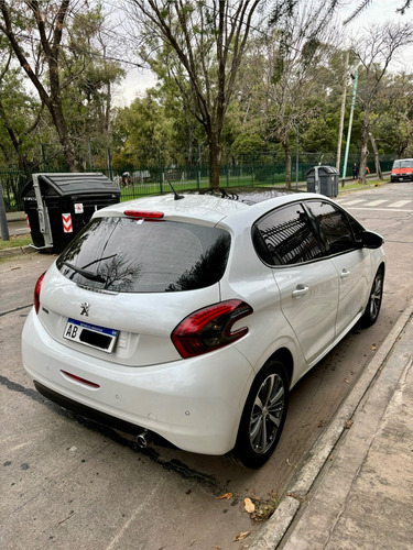 Peugeot 208 1.6 Allure