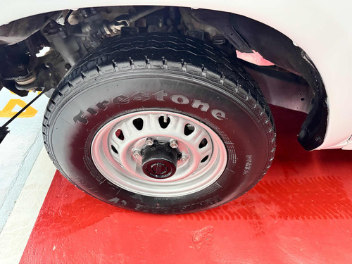 Nissan NP300 2.5 TDI CAJA SECA MT