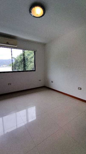 Imagen 27 de 30 de Vendo Casa 521m2 6h/6b/5p Colinas Bello Monte 8229