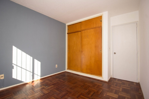 Precioso Apto. De 2 Dormitorios Con Garaje En Venta