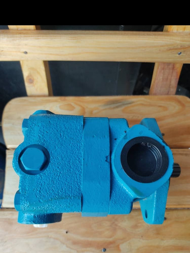 Bomba Dirección Mack V20