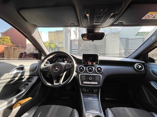 Imagen 6 de 8 de Mercedes-benz Clase A 2017 1.6 A200 Urban 156cv