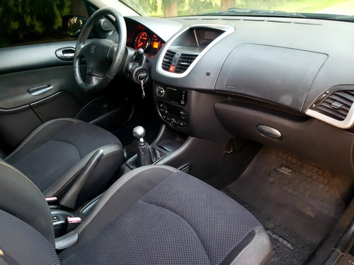 Peugeot 207 2010 1.6 Xt