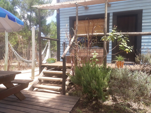 En Alquiler Temporada! Cabaña Cambalache, Casa De Madera, Monoambiente. A 350mts. De La Playa, Zona La Viuda, Para 2 O 3 Adultos, Punta Del Diablo, Rocha, Uruguay.