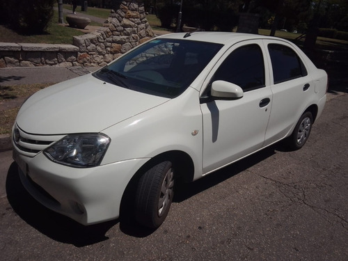 Toyota Etios 1.5 Cross