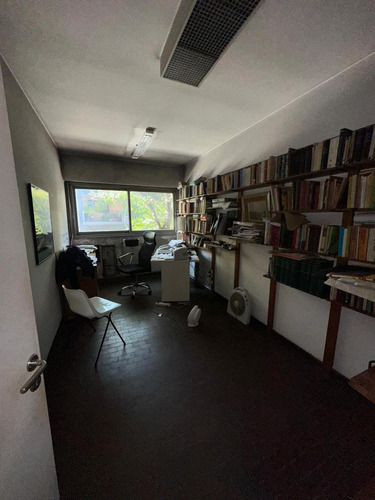 Local En Venta - 513 M2 Deposito En Doble Altura - San Cristobal - Proximo A Av. Independencia.
