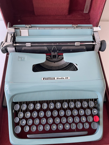 Maquina De Escribir Olivetti Studio 44