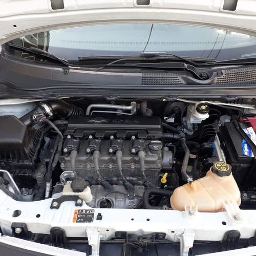 Imagen 15 de 15 de Chevrolet Onix 2018 1.4 Lt 98cv
