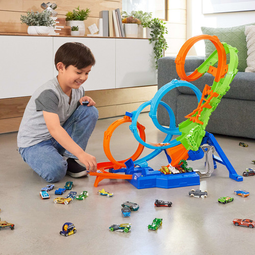 Hotwheels Pista Vueltas Choques Desafiantes Color Multicolor