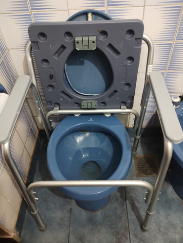 Imagen 5 de 10 de Silla De Baño+ducha+inodoro Portatil+elevainodoro+alt. Reg.