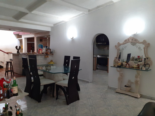Imagen 3 de 14 de Hermosa Casa En Parque Valencia