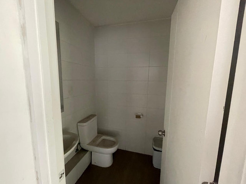Arriendo Local Comercial De 67,82 M2, Metro Monte Tabor