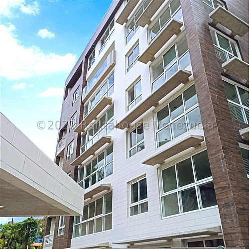 Alquiler De Espléndido Apartamento En Las Mercedes / Cl. Mls-24-22182