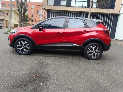 Renault Captur INTENS 4X2 2000CC AT AA
