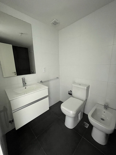 Apartamento De 1 Dormitorio Al Frente Con Garage Piso Alto En Cordón Sur-reservado-reservado-reser