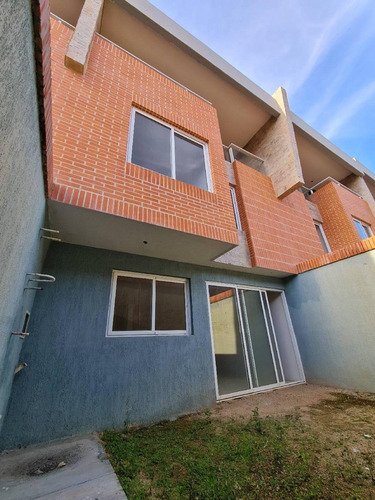 Imagen 11 de 12 de Venta Townhouse Valles De Camoruco Carmen Gonzalez