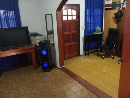Imagen 19 de 25 de Casa Tipo Chalet En Dos Plantas Apta Para Dos Familias