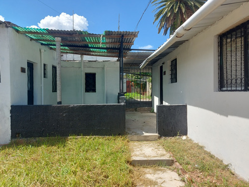 4 Casas Padron Único Barrio Manga Con Renta