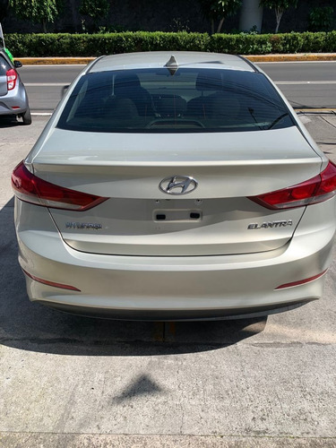 Imagen 11 de 14 de Hyundai Elantra 2018 2.0 Gls Premium At