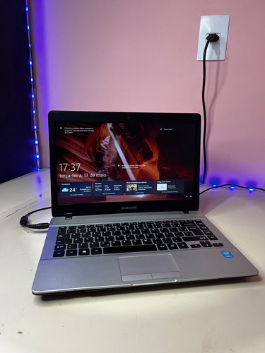 Notebook Samsung I3 Barato Rápido Bom 4gb 120ssd Prateado (Usado)