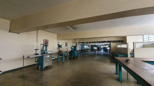 Imagen 11 de 29 de Edificio Local Comercial Deposito Oficina En Alquiler Zona Ind De La Trinidad
