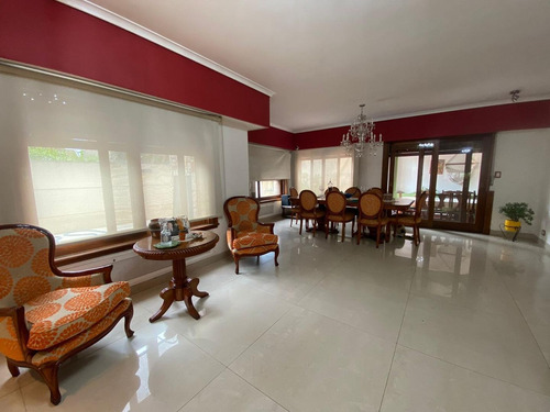 Imagen 15 de 29 de Hermoso Chalet En Barrio Naon