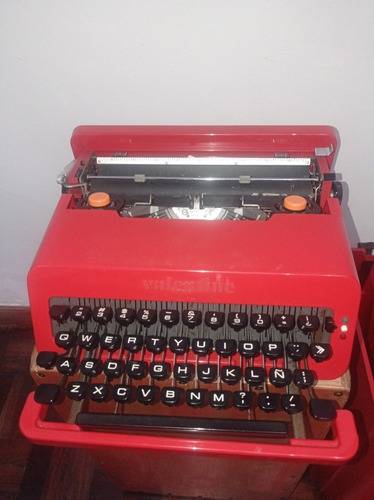 Máquina De Escribir Olivetti Valentine