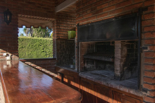 Venta Casa Banco Provincia Country Club. Piscina Quincho Excelente Lote Esquina