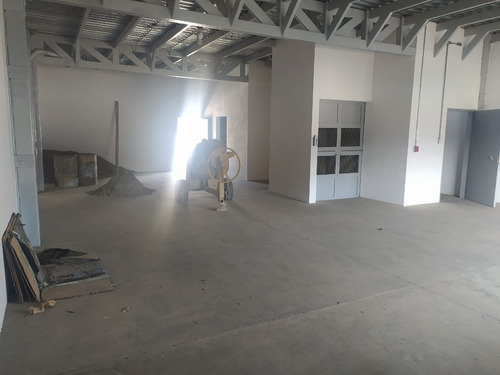 Imagen 3 de 9 de #1579 Local 1.050m2 Boleita Sur.
