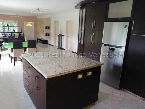 Imagen 17 de 30 de Mls #22-12709 Bella Quinta Con Amplios Espacios, En Calle Cerrada Con Vigilancia Las 24 Horas, Excelente Seguridad, 8 Puestos De Estacionamiento, Cerco Eléctrico, Amplio Deposito, Bello Jardín. Afm