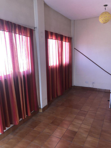 Imagen 22 de 30 de Chalet Clasico Con Local - Castelar Sur - Proximo A Estacion Castelar Y Moron - Venta