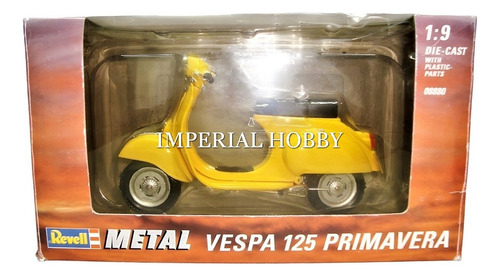 Vespa 125 Primavera Scooter - Moto Revell 1/9 Amarillo