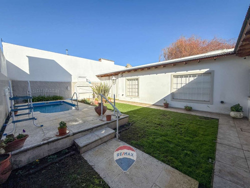 Casa En Venta 5 Ambientes - San Antonio De Areco