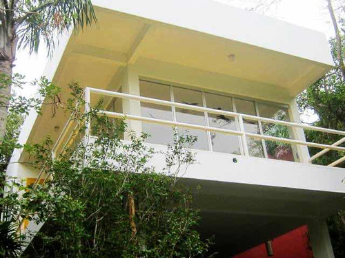 Casa Com Piscina - Bombinhas-sc. Brasil