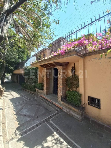 Hermosa Residencia En Lomas De Chapultepec