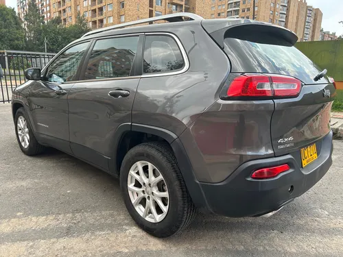 Jeep Cherokee 3.2 Longitude Plus