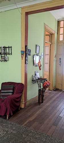 Casa En Venta De 6 Dorm. En Ñuñoa