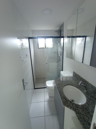 Alugo Apartamento De Três Quartos No Bairro N.s.das Graças.