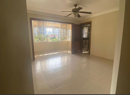 Vendo En Evaristo Morales4to Piso2 Hab2 Baños2 Parqueos 