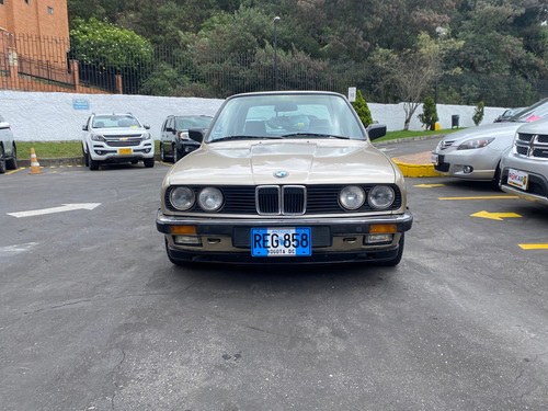 320 Automático, Placas Antiguo