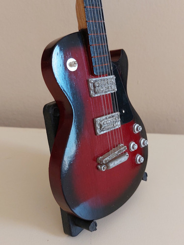 Guitarra En Miniatura De Madera 24cm (Usado)